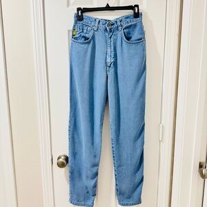Pulp Light Wash High Rise Tapered Jeans | Size 6